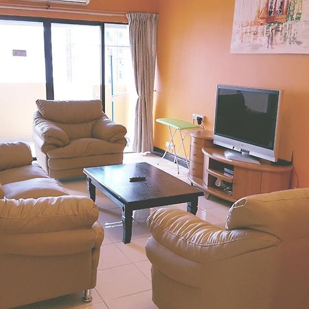 Marina Court Kota Kinabalu- Bigger Group Stay Together- 6 Bedroom Apartments Eksteriør billede