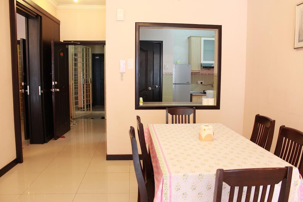 Marina Court Kota Kinabalu- Bigger Group Stay Together- 6 Bedroom Apartments Værelse billede