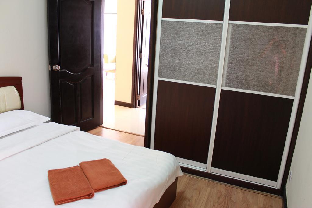 Marina Court Kota Kinabalu- Bigger Group Stay Together- 6 Bedroom Apartments Værelse billede